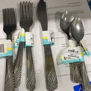 Silverware 12 pc setting